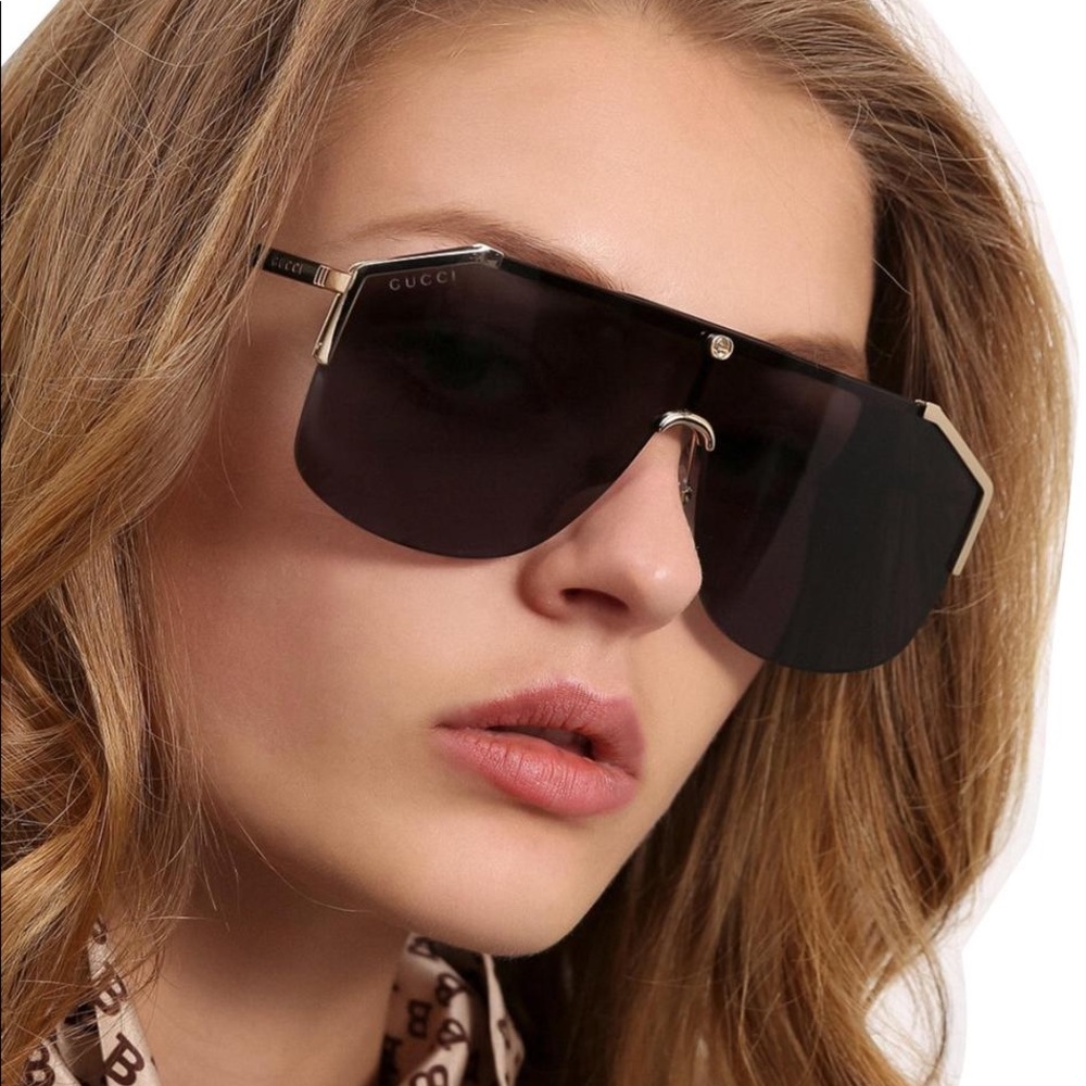 Gucci black shield sunglasses π₯π₯π₯π₯ - Picture 1 of 8